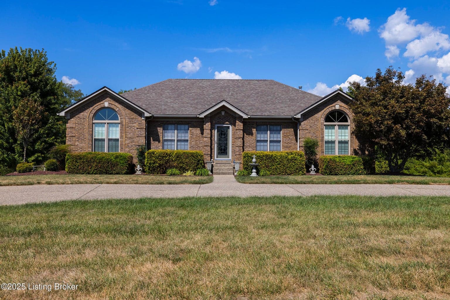 650 Foxmoore Dr, Taylorsville - photo 1 of 46