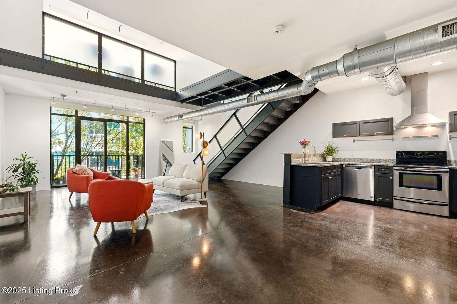 400 Main St, Louisville - photo 1 of 26