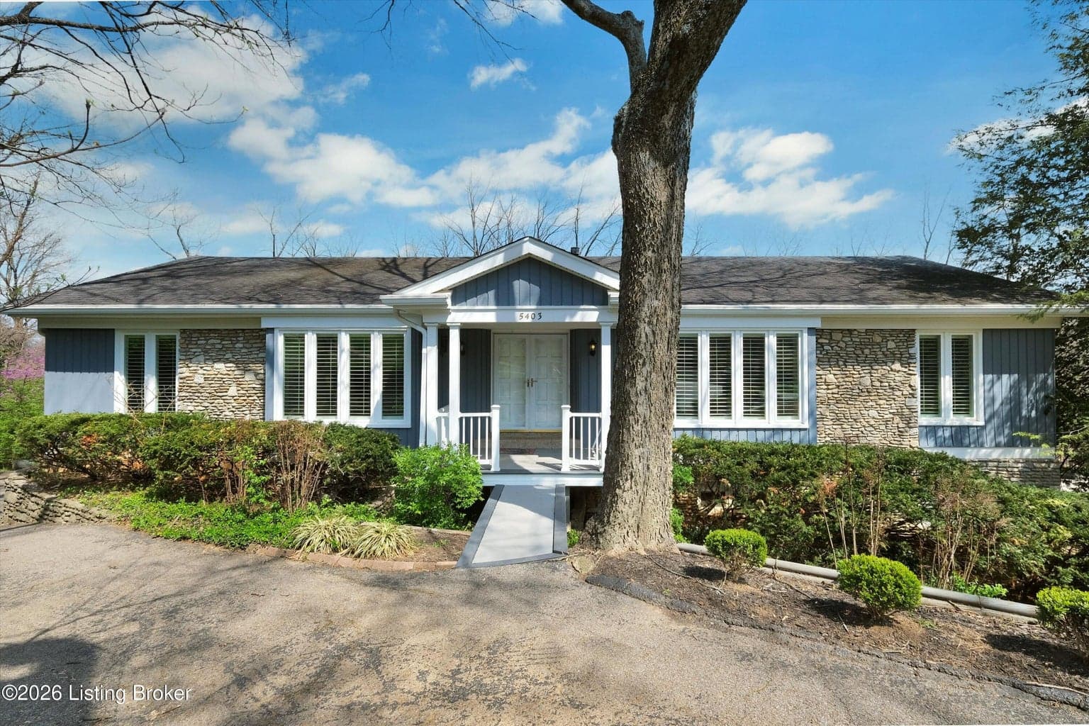 5403 Wending Ct, Louisville - photo 1 of 56