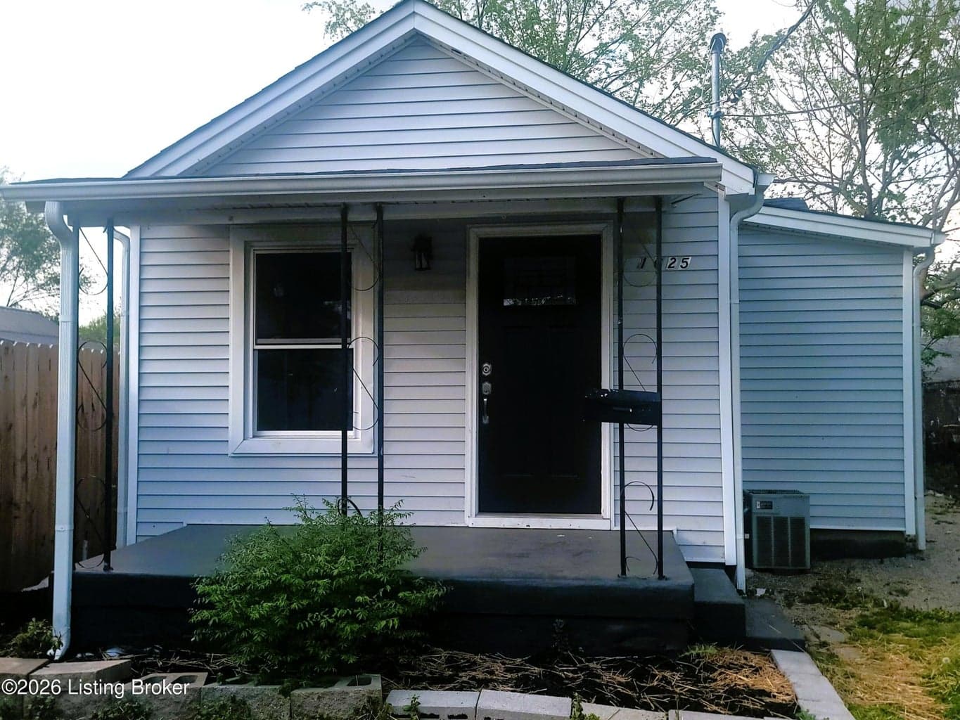 1625 Berry Blvd, Louisville - photo 1 of 12