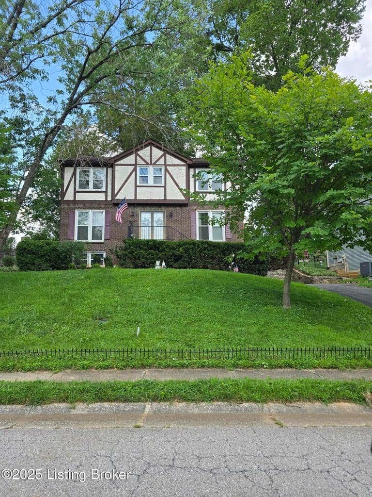 4111 Brentler Rd, Louisville - photo 1 of 9