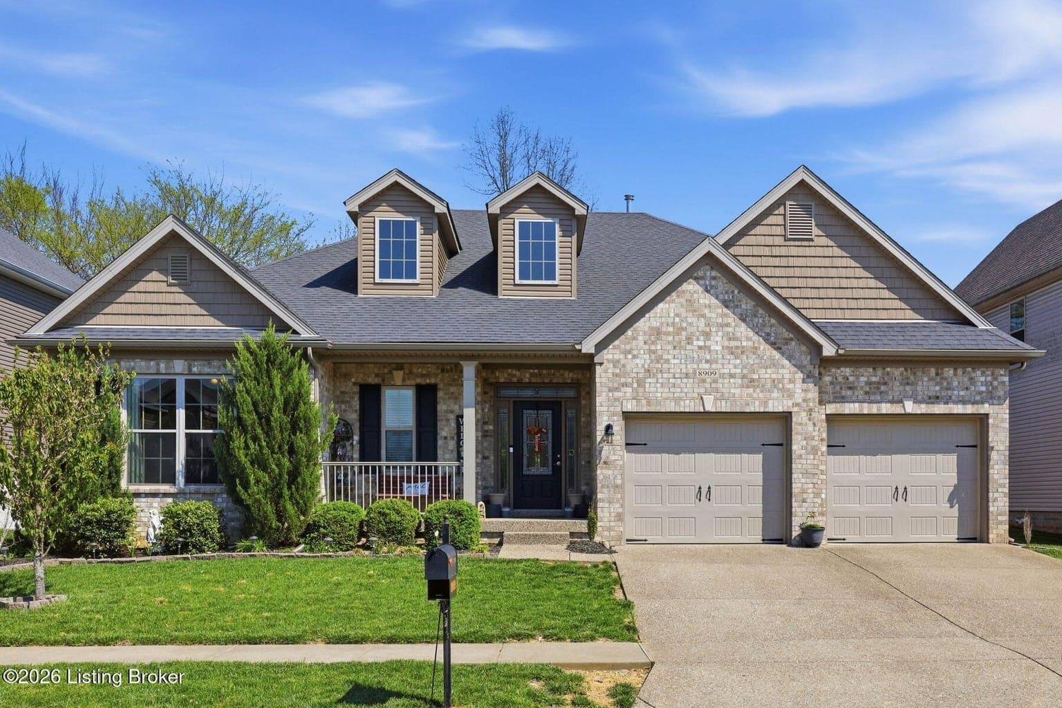 8909 Talon Ridge Dr, Louisville - photo 1 of 54