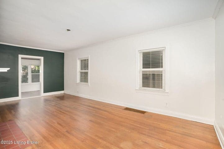 9208 Jefferson Ave, Louisville - photo 4 of 13