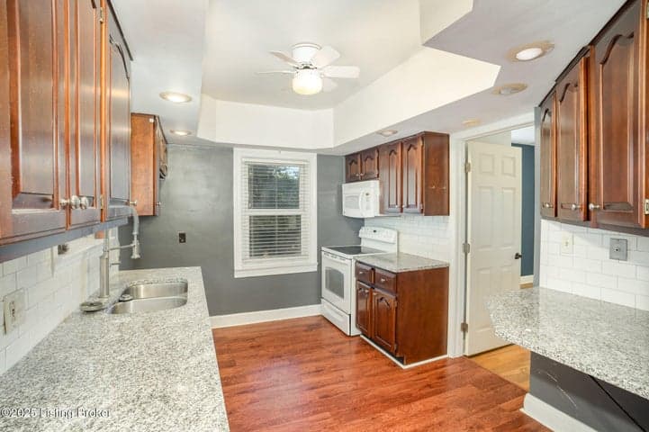 9208 Jefferson Ave, Louisville - photo 5 of 13