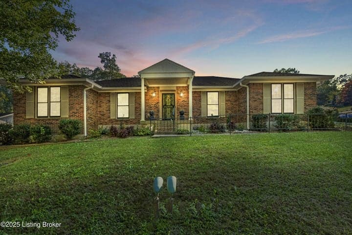 1104 Palatka Rd, Louisville