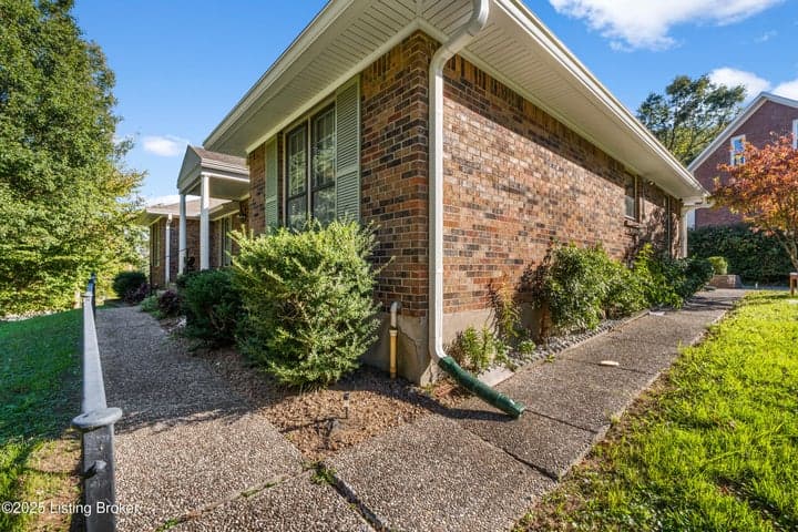 1104 Palatka Rd, Louisville - photo 4 of 45