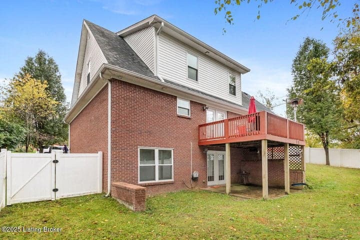 100 Benelli Dr, Bardstown - photo 2 of 44