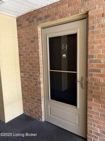 7008 Wildwood Cir, Louisville - photo 2 of 14