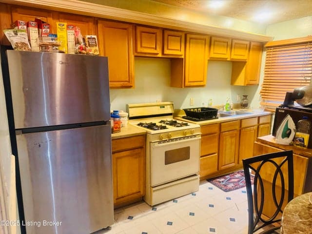 3441 Glendale Ave, Louisville - photo 4 of 6