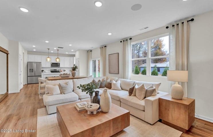 8509 Lysander Dr, Louisville - photo 4 of 29