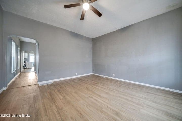 427 1/2 28th St, Louisville - photo 3 of 20