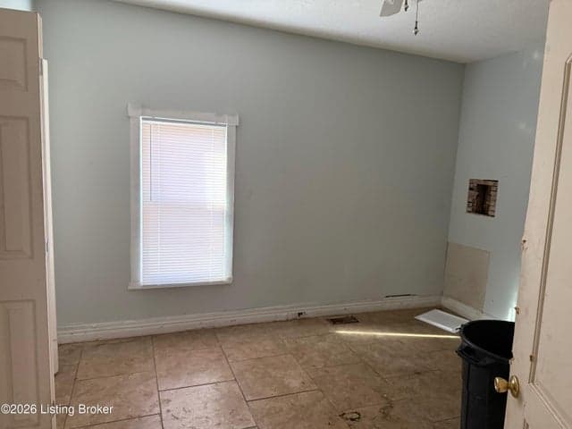 2703 Hale Ave, Louisville - photo 4 of 11