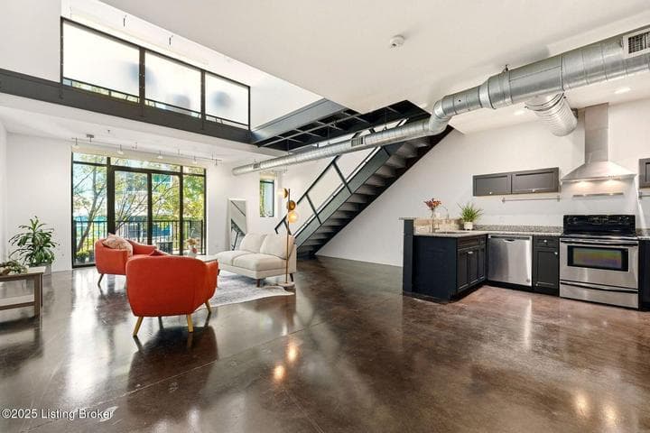 400 Main St, Louisville