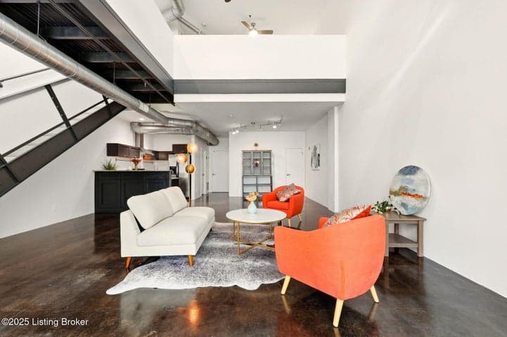 400 Main St, Louisville - photo 2 of 26