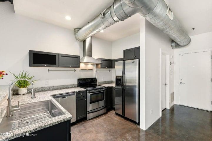 400 Main St, Louisville - photo 4 of 26