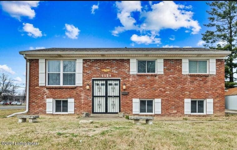 3309 Twin Oak Ln, Louisville