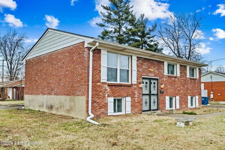 3309 Twin Oak Ln, Louisville - photo 2 of 54