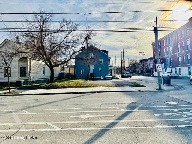 300 Kentucky St, Louisville - photo 2 of 5