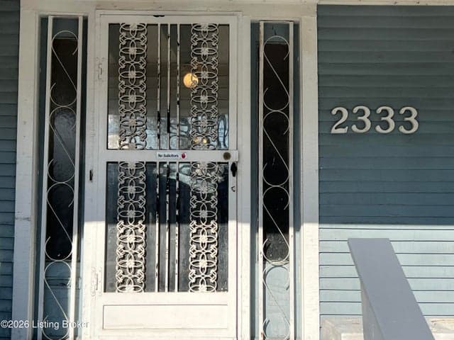 2333 Greenwood Ave, Louisville - photo 3 of 16