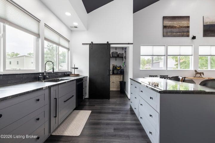 904 Riverside Dr, Louisville - photo 5 of 50