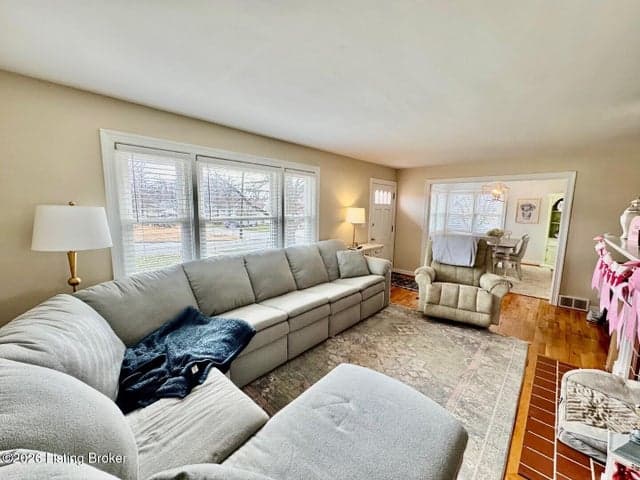 500 Doctor St, Springfield - photo 4 of 19