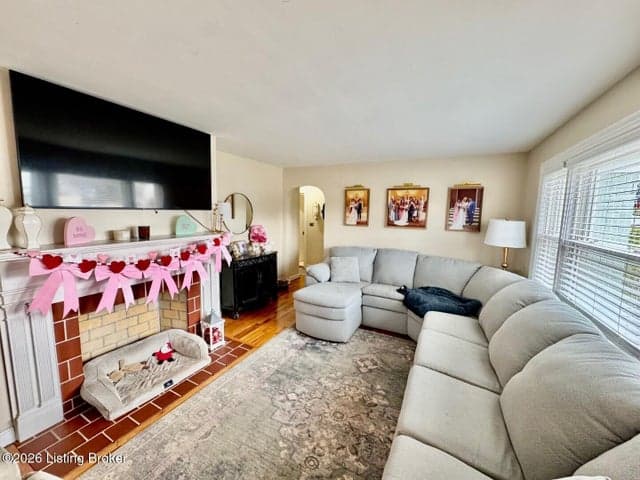 500 Doctor St, Springfield - photo 5 of 19