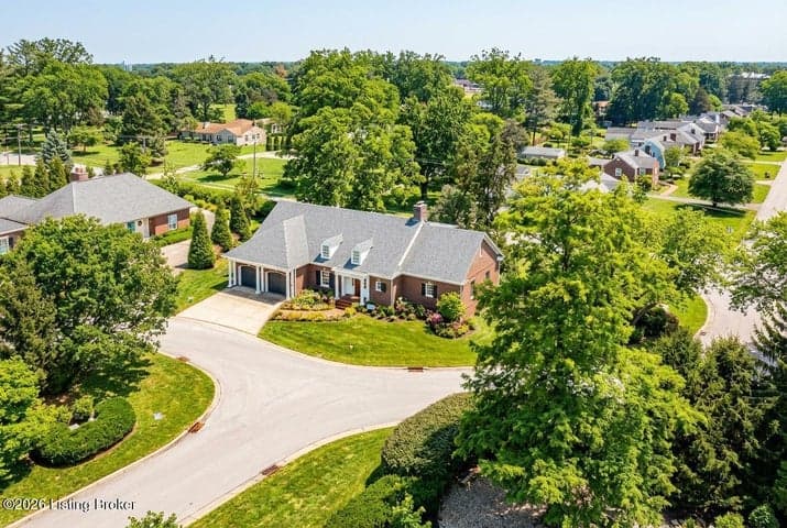 401 Stonehaven Commons Ct, Louisville - photo 3 of 46