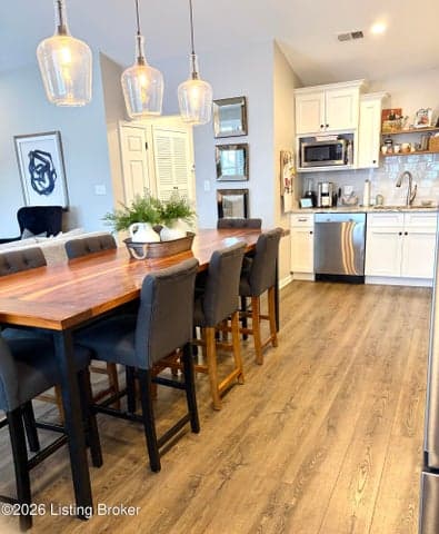 1277 Parkway Gardens Ct, Louisville - photo 2 of 27