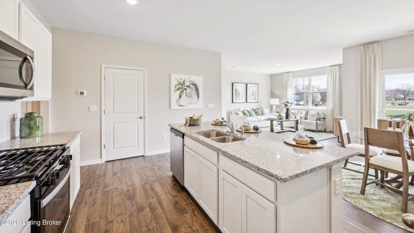 11124 Pheasant Run Ct, Louisville - photo 4 of 10