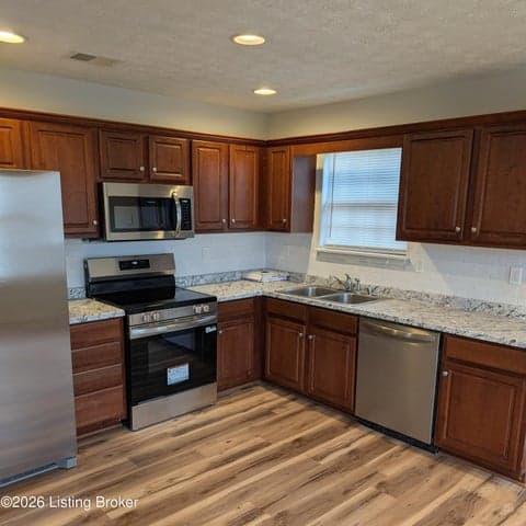 436 Hensley Rd, Shepherdsville - photo 4 of 21