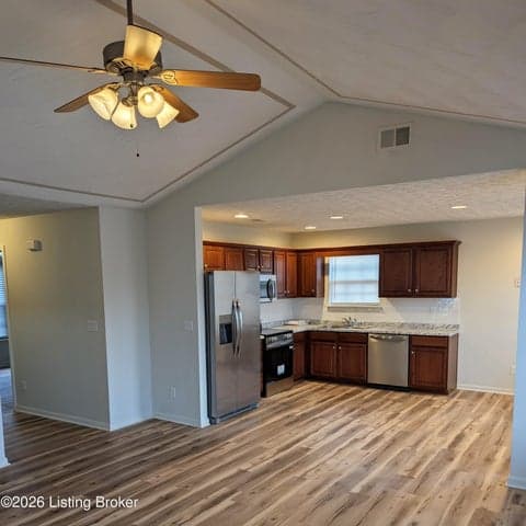 436 Hensley Rd, Shepherdsville - photo 3 of 21