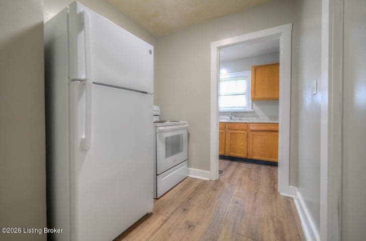 221 Woodlawn Ave, Louisville - photo 5 of 27