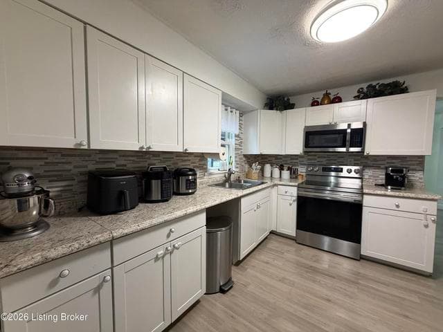 3345 Pioneer Trail, Shepherdsville - photo 4 of 34