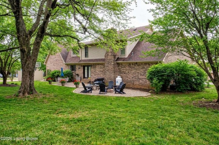 1103 Metalwood Dr, Bardstown - photo 3 of 48