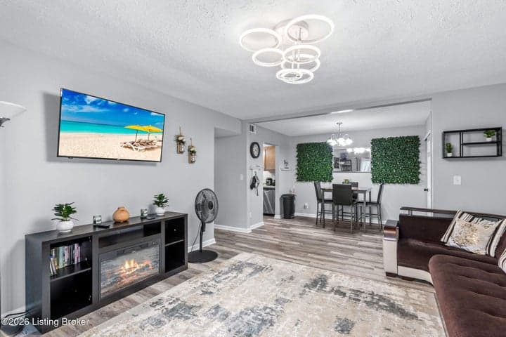 3505 Lodge Ln, Louisville - photo 4 of 27