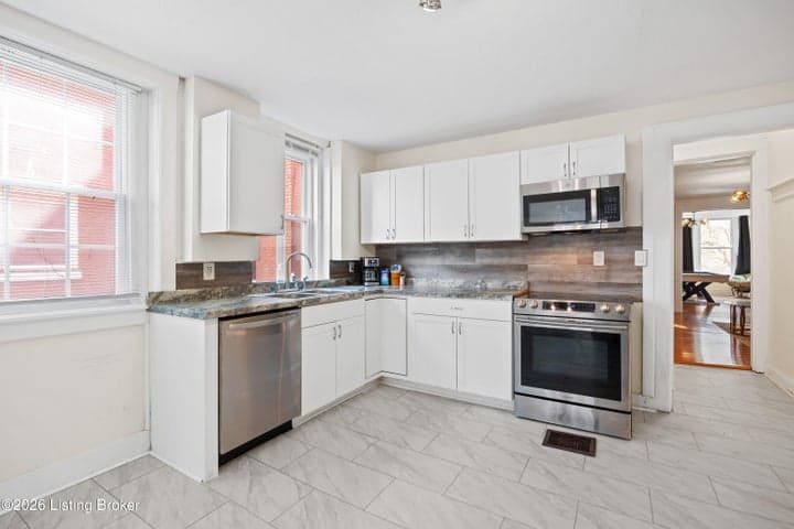 319 St Catherine St, Louisville - photo 3 of 32