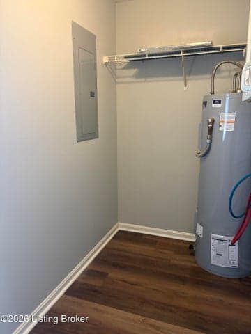 122 McGowan Ave, Bardstown - photo 4 of 16