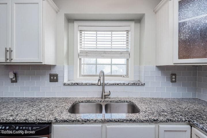 5113 Middlesex Dr, Louisville - photo 4 of 25