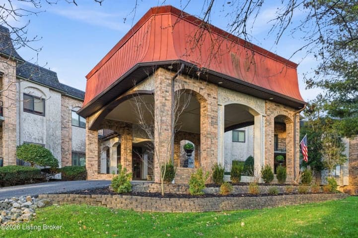 5800 Coach Gate Wynde, Louisville - photo 3 of 53