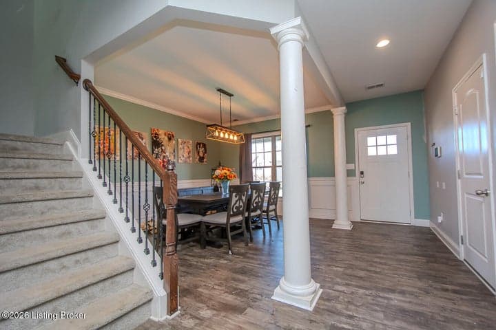 8905 Talon Ridge Dr, Louisville - photo 3 of 26