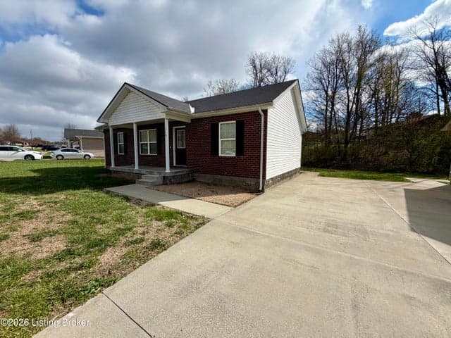 119 McGowan Ave, Bardstown - photo 2 of 28