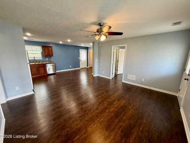 119 McGowan Ave, Bardstown - photo 4 of 28