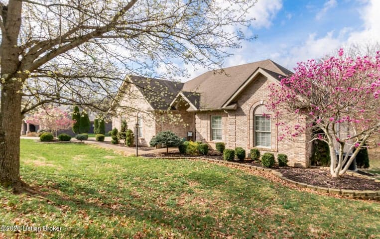 129 Running Creek Cir, Shepherdsville - photo 3 of 103