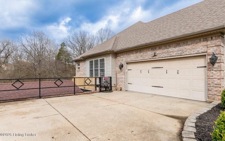 129 Running Creek Cir, Shepherdsville - photo 5 of 103