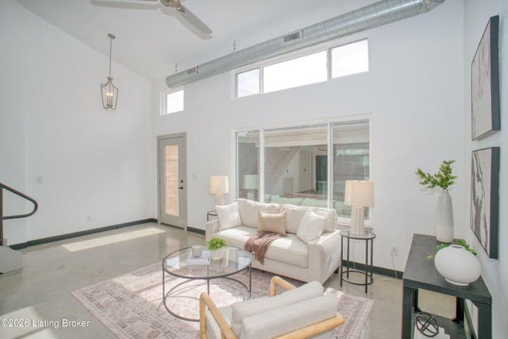 607 Burnett Farm Ln, Louisville - photo 3 of 34