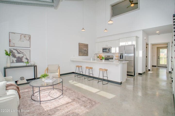 607 Burnett Farm Ln, Louisville - photo 5 of 34