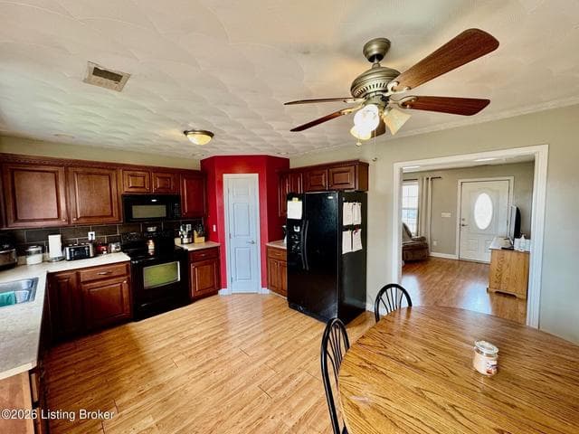 215 Oak Dr, Springfield - photo 5 of 22
