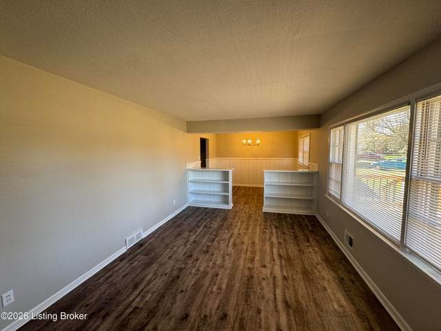 6319 Doe Run Rd, Louisville - photo 3 of 8