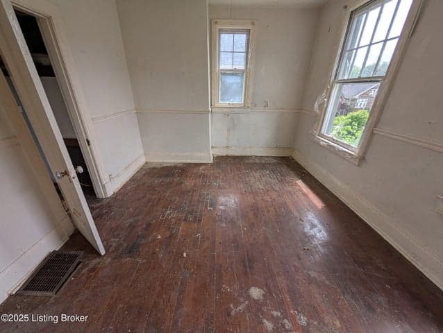 716 Cedar Grove Ct, Louisville - photo 4 of 17