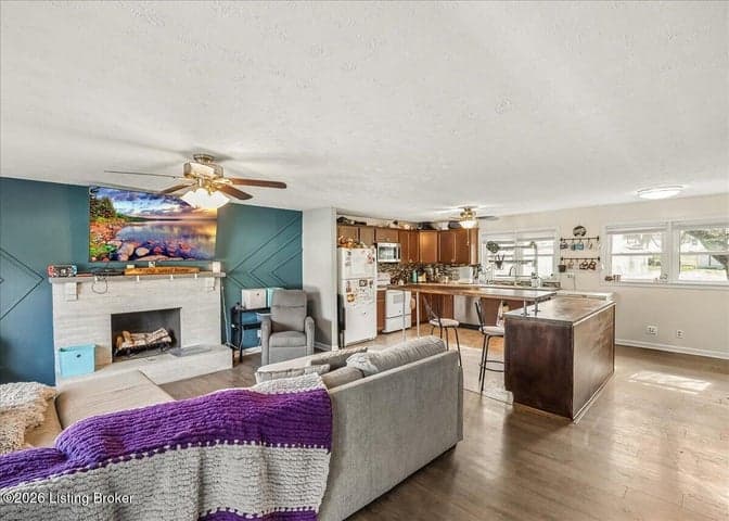 221 Lyons Dr, Frankfort - photo 5 of 31